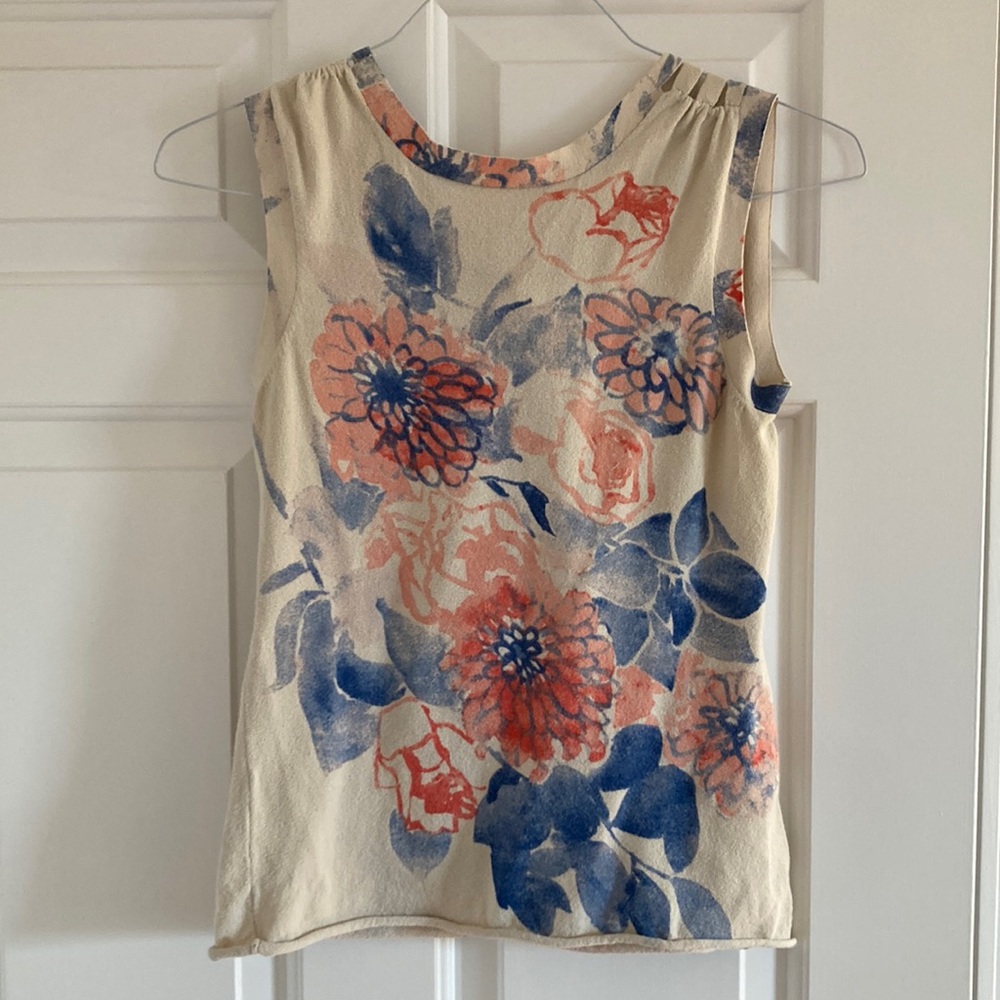 Adorable floral top from Moth